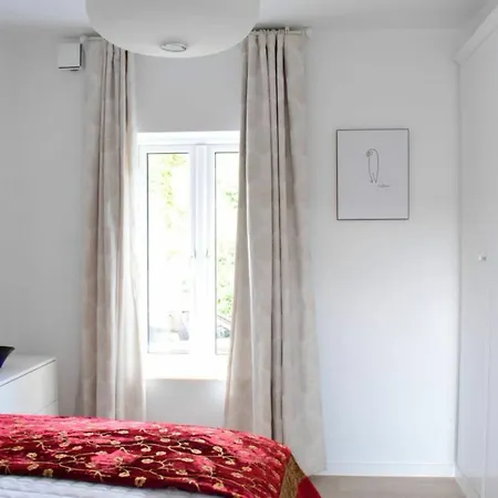 Apartment 2 Bedroom Flat In Sleeps 4 Dublin